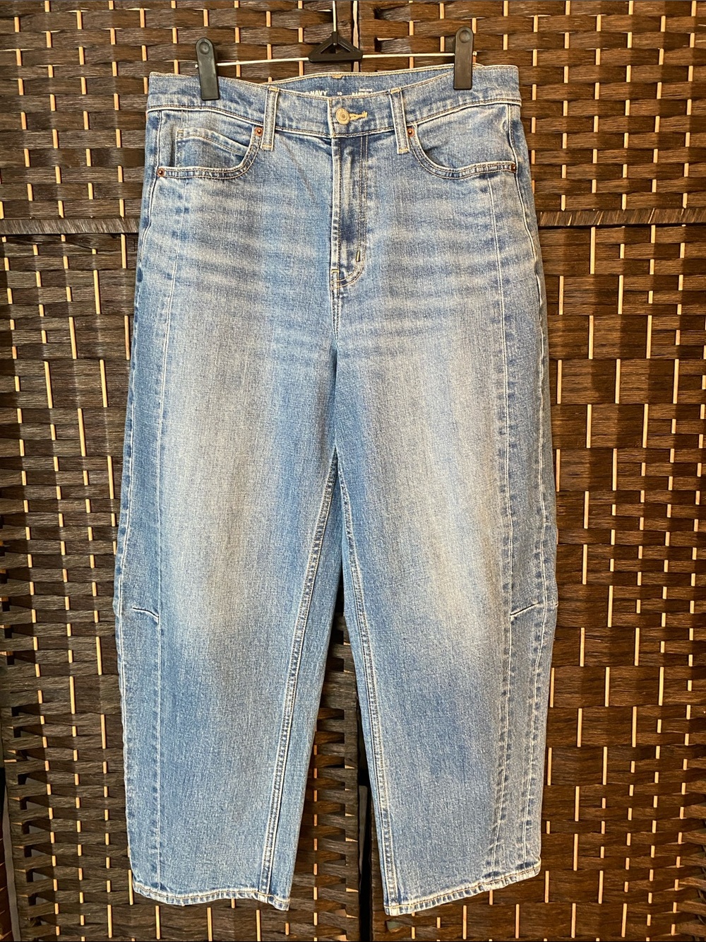 Old Navy High Rise Light Wash Cropped Barrel-Leg Jeans - Size 10